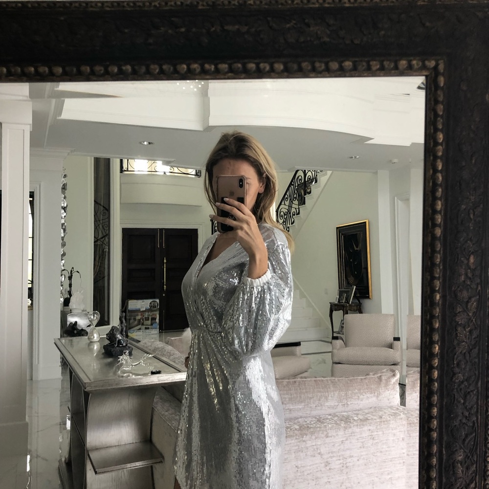 Silver sequin dress size s - Picture 3 of 6